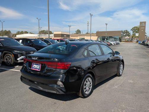 2022 Kia Forte FE