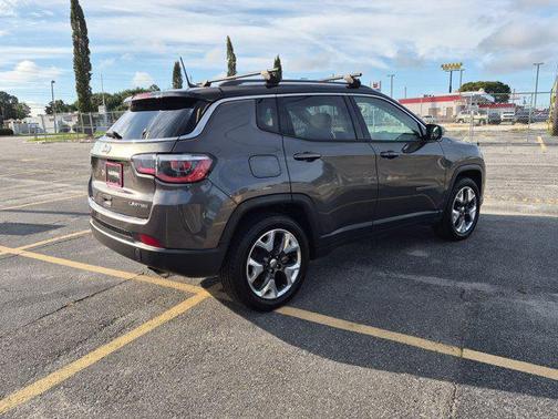 Granite Crystal Metallic Clearcoat 2018 Jeep Compass Limited