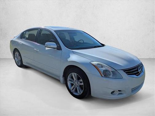 Winter Frost Pearl 2012 Nissan Altima 3.5 SR