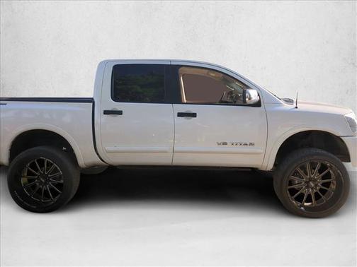 Pearl White Metallic 2015 Nissan Titan SL