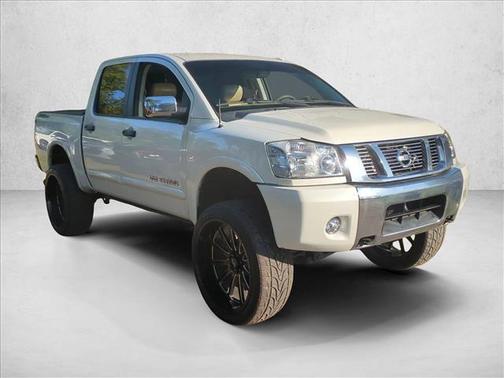 Pearl White Metallic 2015 Nissan Titan SL