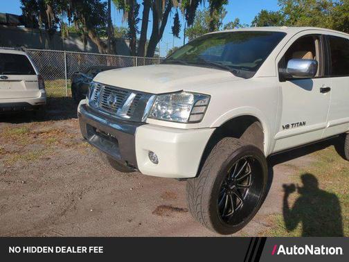 Pearl White Metallic 2015 Nissan Titan SL