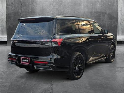 2025 INFINITI QX80 Luxe