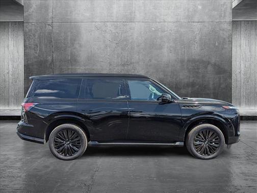2025 INFINITI QX80 Luxe