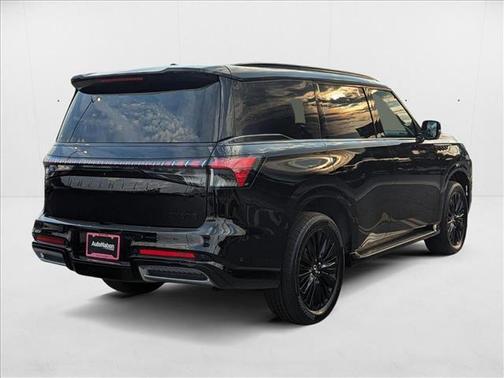 2025 INFINITI QX80 Luxe