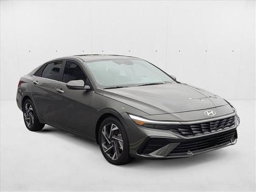 2025 Hyundai ELANTRA SEL