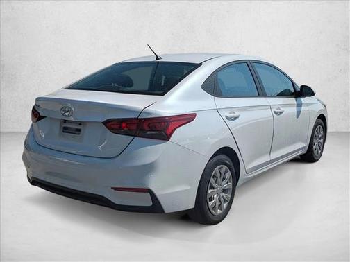 Frost White Pearl 2022 Hyundai Accent SE