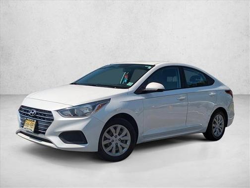 Frost White Pearl 2022 Hyundai Accent SE