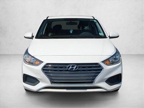 Frost White Pearl 2022 Hyundai Accent SE