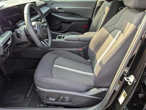 2025 Hyundai SONATA Hybrid SE