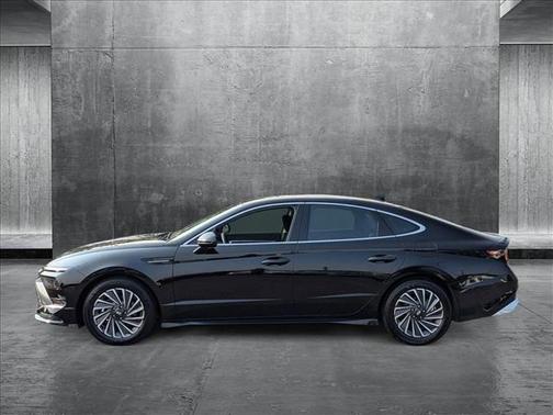2025 Hyundai SONATA Hybrid SE