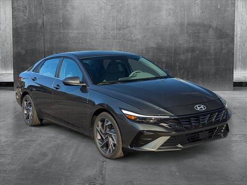 2025 Hyundai ELANTRA SEL