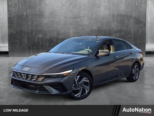 2025 Hyundai ELANTRA SEL