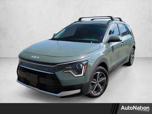 Cityscape Green 2024 Kia Niro EX