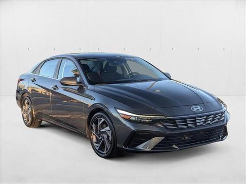 2025 Hyundai ELANTRA SEL