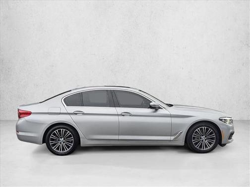 2018 BMW 530 530i