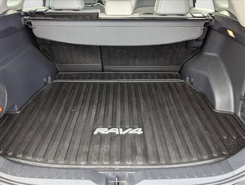 2020 Toyota RAV4 Hybrid SE