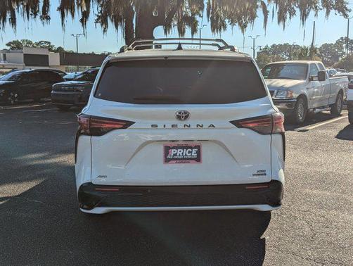 2021 Toyota Sienna XSE 7 Passenger