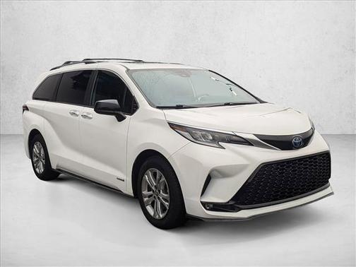 2021 Toyota Sienna XSE 7 Passenger