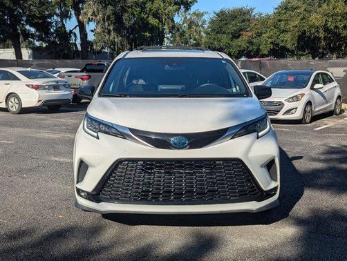 2021 Toyota Sienna XSE 7 Passenger