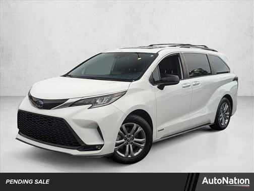 2021 Toyota Sienna XSE 7 Passenger