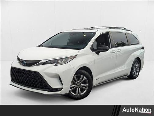 2021 Toyota Sienna XSE 7 Passenger