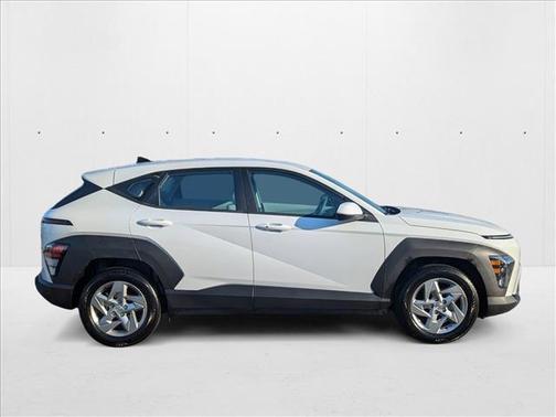2024 Hyundai KONA SE