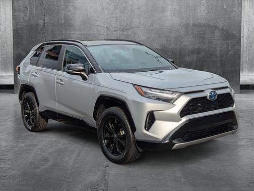 2022 Toyota RAV4 Hybrid SE