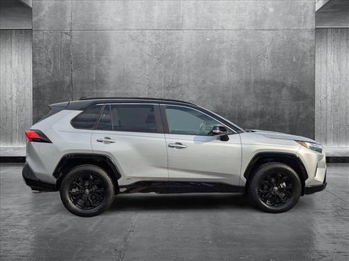 2022 Toyota RAV4 Hybrid SE
