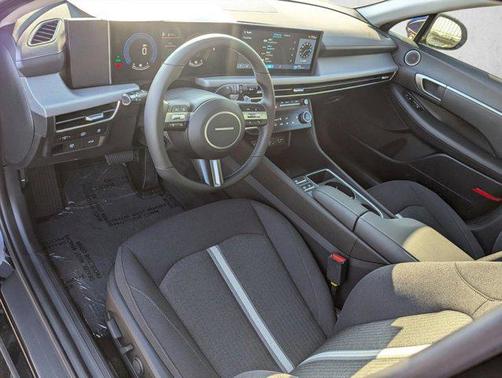Abyss Black 2025 Hyundai SONATA Hybrid SE