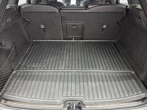 2024 Volvo XC60 Recharge Plug-In Hybrid T8 Ultimate Black Edition