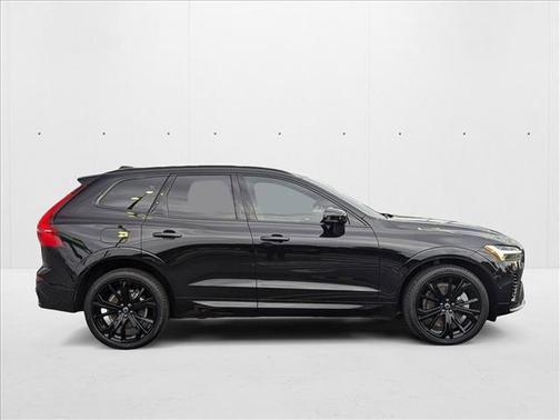 2024 Volvo XC60 Recharge Plug-In Hybrid T8 Ultimate Black Edition