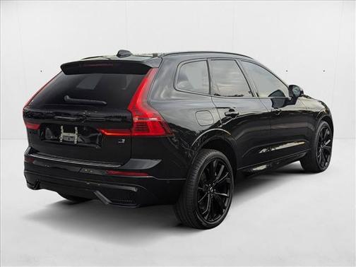 2024 Volvo XC60 Recharge Plug-In Hybrid T8 Ultimate Black Edition