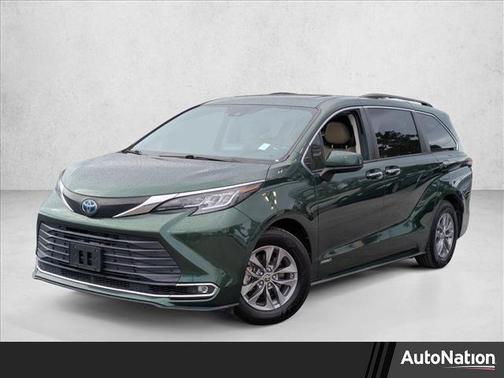 2021 Toyota Sienna XLE 8 Passenger