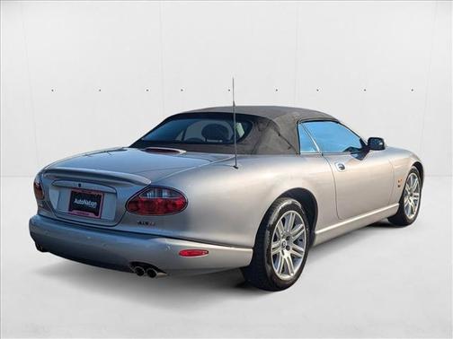 2005 Jaguar XKR Base