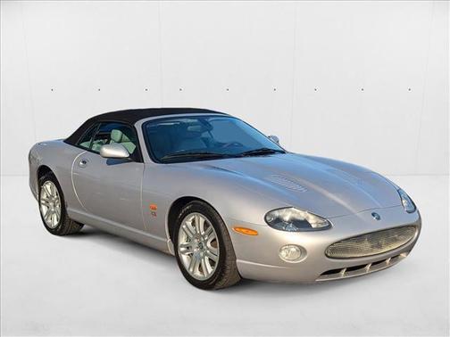 2005 Jaguar XKR Base