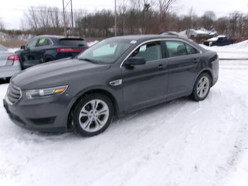2016 Ford Taurus SE