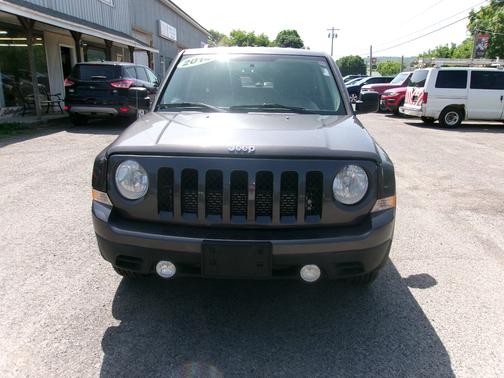 Gray 2014 Jeep Patriot Latitude