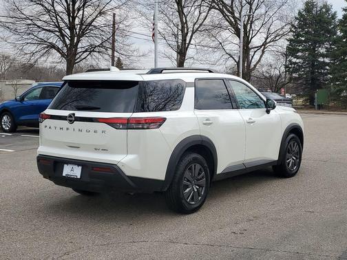 2024 Nissan Pathfinder SV 4WD