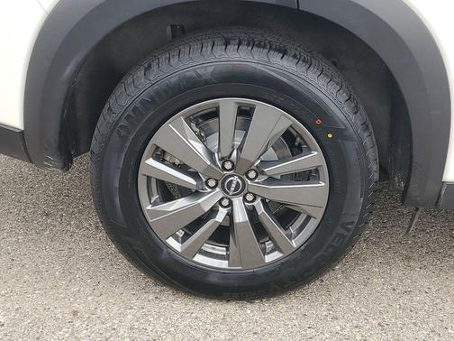 2024 Nissan Pathfinder SV 4WD