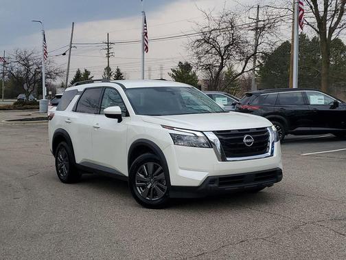 2024 Nissan Pathfinder SV 4WD