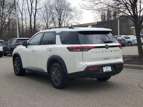 2024 Nissan Pathfinder SV 4WD