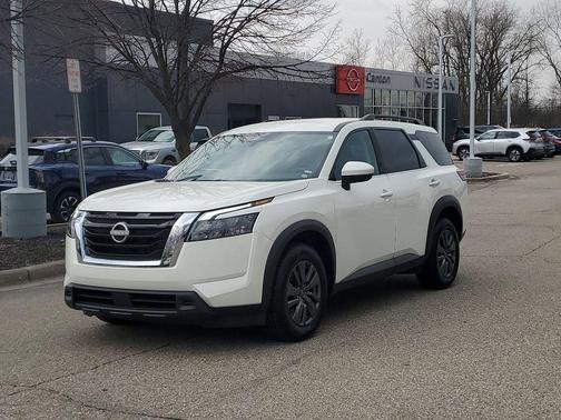 2024 Nissan Pathfinder SV 4WD