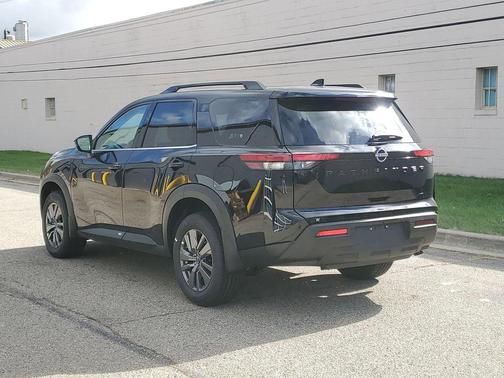 2025 Nissan Pathfinder SV 4WD