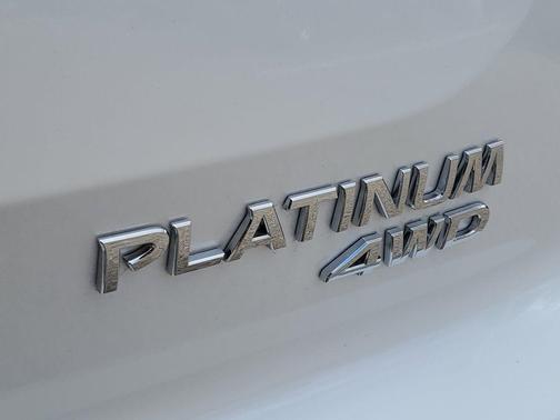 2025 Nissan Pathfinder Platinum 4WD
