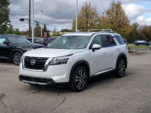 2025 Nissan Pathfinder Platinum 4WD