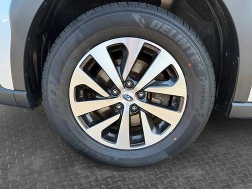 Ice Silver Metallic 2025 Subaru Outback Premium