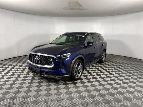 2022 INFINITI QX60 LUXE