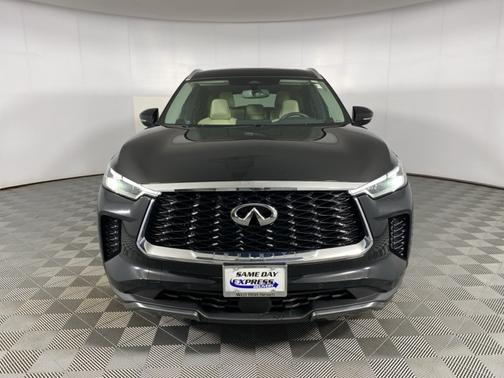 2022 INFINITI QX60 LUXE