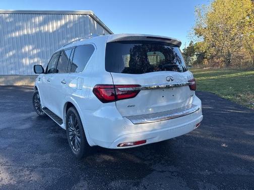 2023 INFINITI QX80 SENSORY